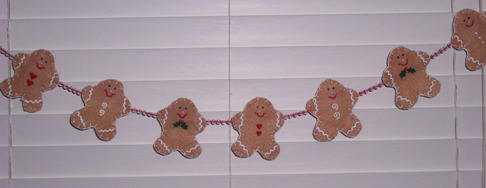 Craft a gingerbread garland from felt and beads